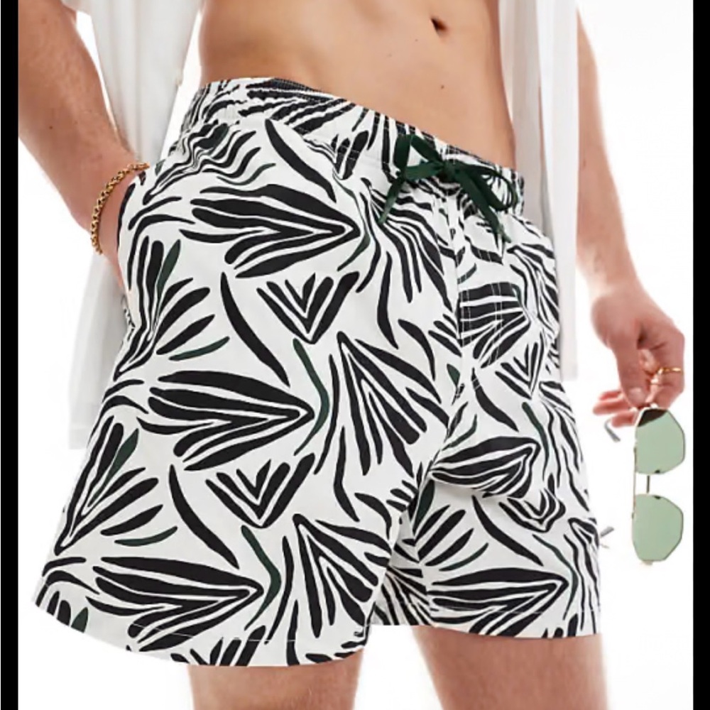 Pull & Bear Leaf Printed Swim Shorts White Black Tropical Large‎